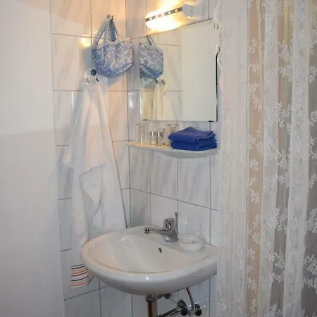 Gaestehaus Alpenblick * Mutters