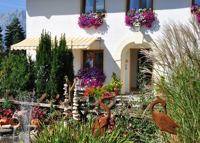 בית אירוח Gaestehaus Alpenblick מוטרס